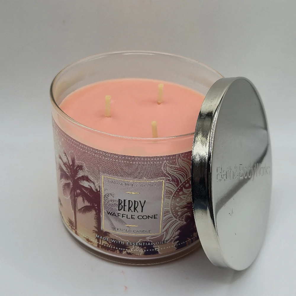 BBW Berry Waffle Cone 3-wick Large Candle